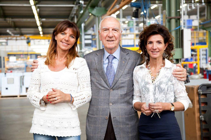 Luigino Bertolaso con le figlie Cristina e Antonietta